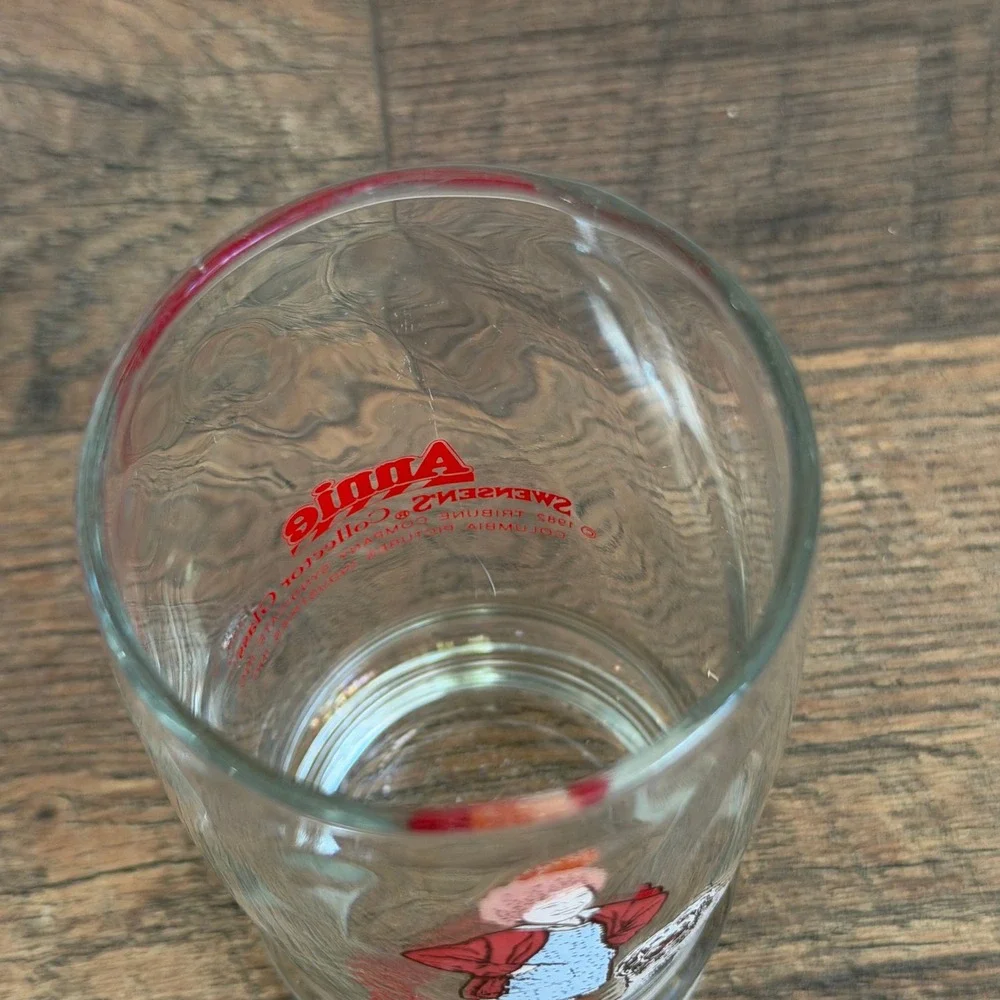 Annie‎ and Sandy Collector Glass 1982 Movie Promo Swensen's